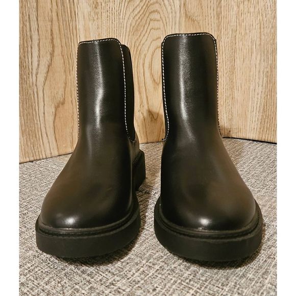 Urban Outfitters Leather Chelsea Pull-On Boots Womens Size US 6 Black Ankle - Picture 2 of 8
